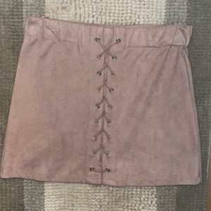 Skylee Colllection light pink mini skirt